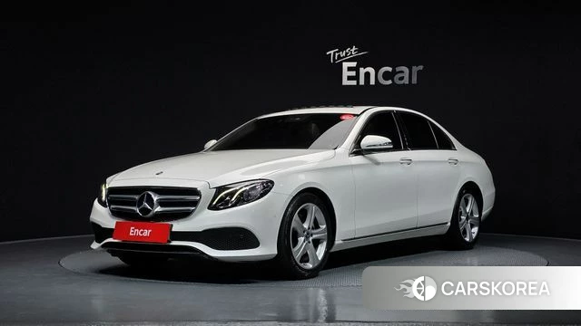 Mercedes-Benz E-Class W213 2018 Белый из Кореи