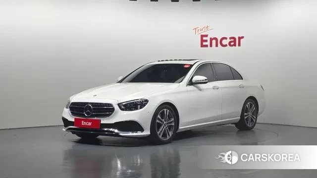 Mercedes-Benz E-Class W213 2022 Белый из Кореи