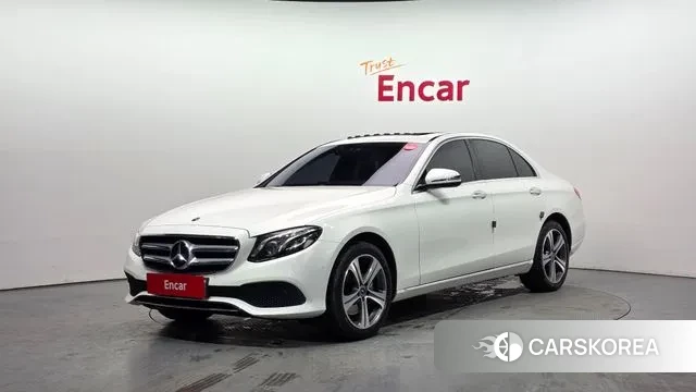 Mercedes-Benz E-Class W213 2019 Белый из Кореи
