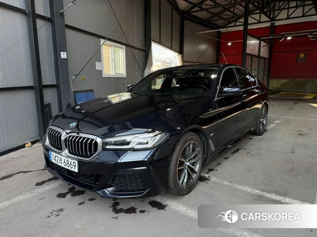 BMW 5 Series (G30) 2023 Черный из Кореи