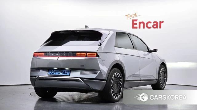 Hyundai Ionic 5 2024 Серебристо-серый из Кореи