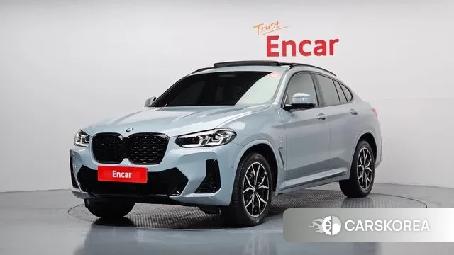 BMW X4 (G02) 2022 Светло-серебряный цвет из Кореи
