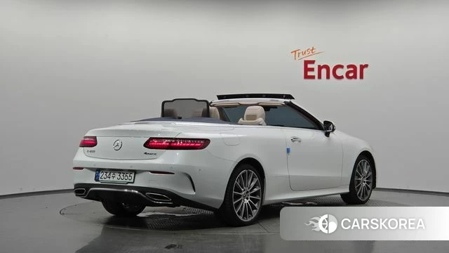 Mercedes-Benz E-Class W213 2023 Белый из Кореи
