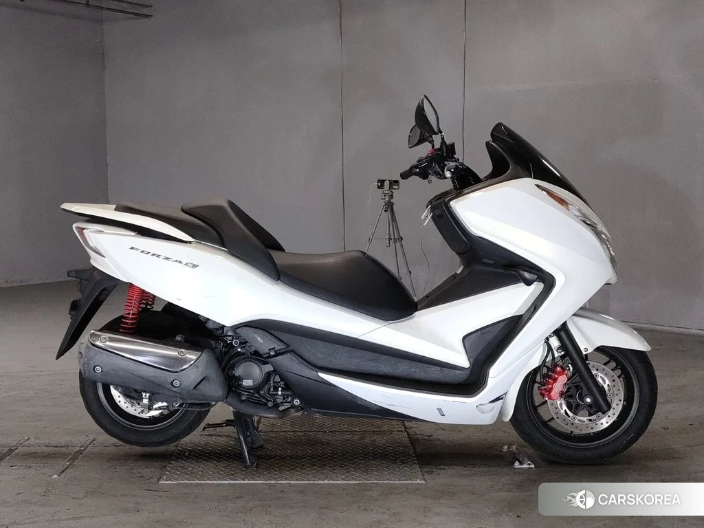 Проданный Honda FORZA 2013 из Японии