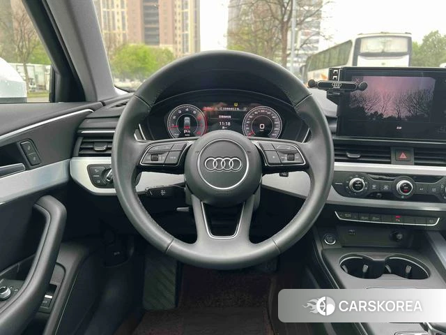 Audi A4L 2023 Белый из Китая