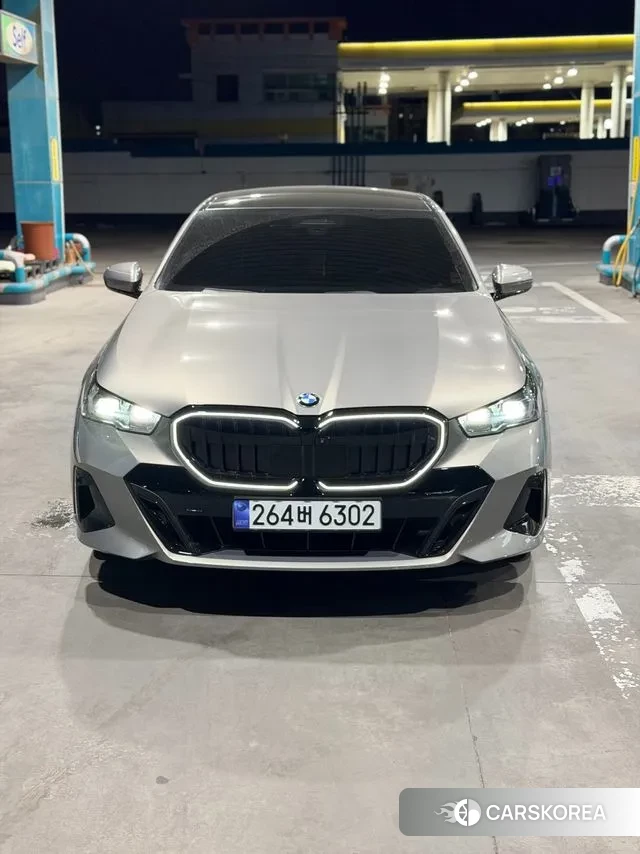 BMW 5 Series (G60) 2024 Серый из Кореи