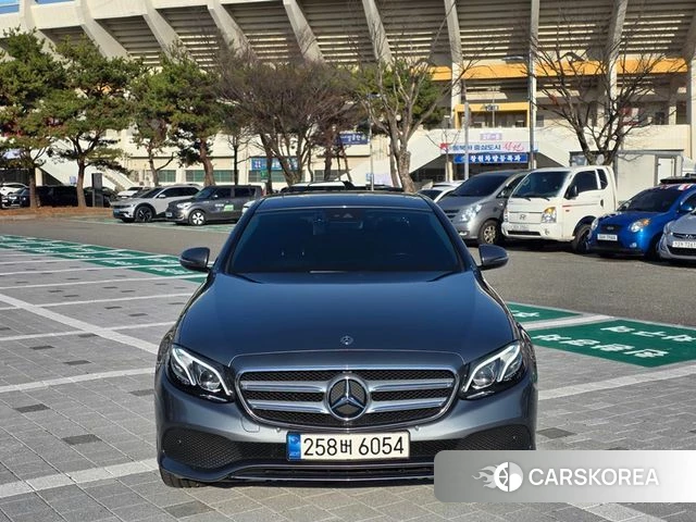 Mercedes-Benz E-Class W213 2020 Серый из Кореи