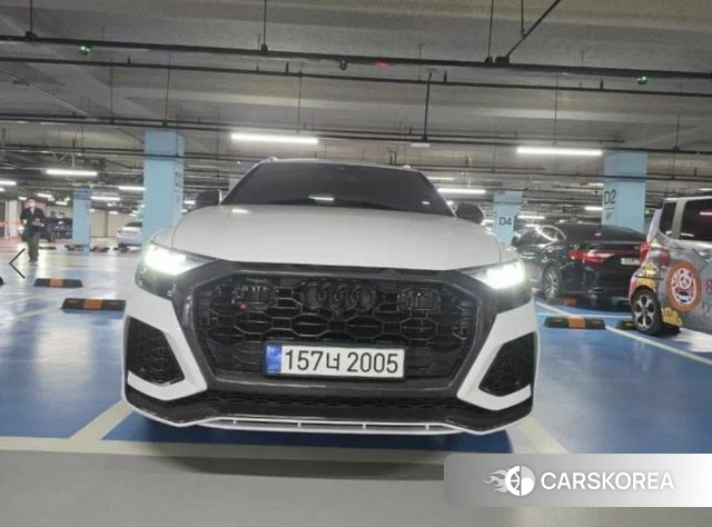 Audi RSQ8 (4M) 2021 Белый из Кореи