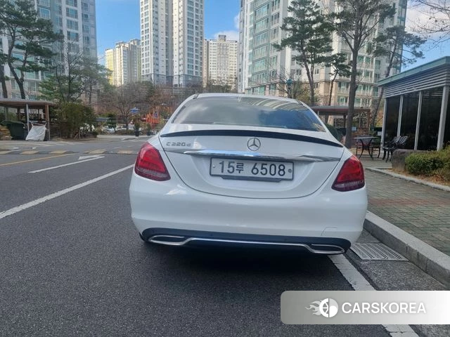 Mercedes-Benz C-Class W205 2018 Белый из Кореи