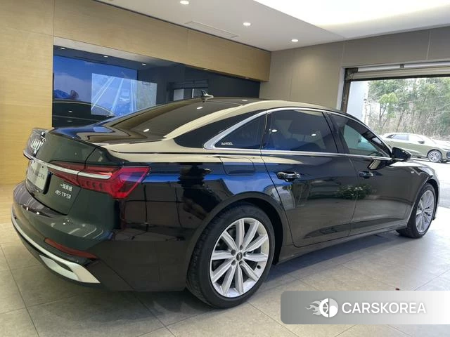 Audi A6L 2023 Черный из Китая