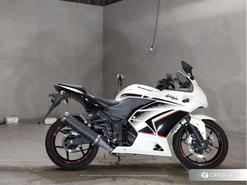 Проданный Kawasaki NINJA 250R 2011 из Японии
