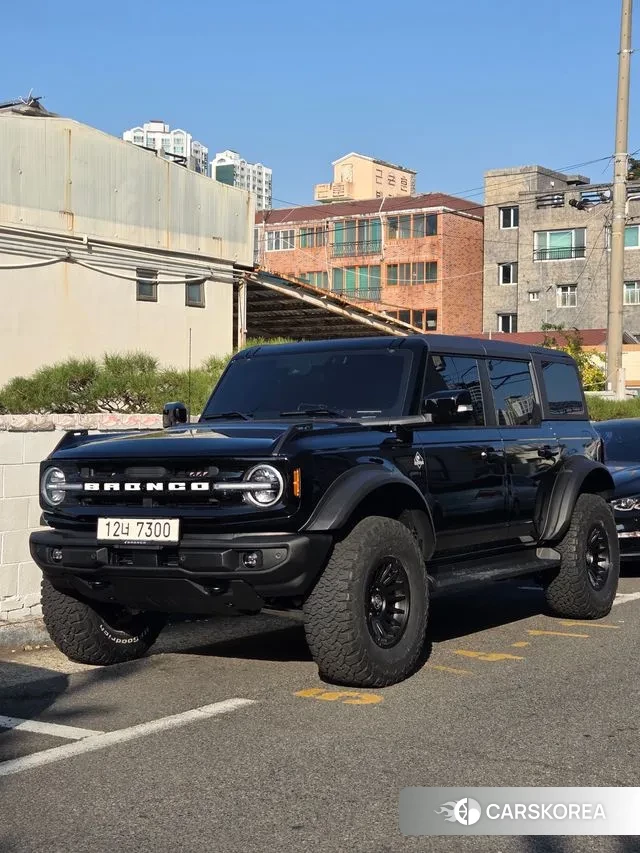 Ford Bronco 6th Generation 2025 Черный из Кореи