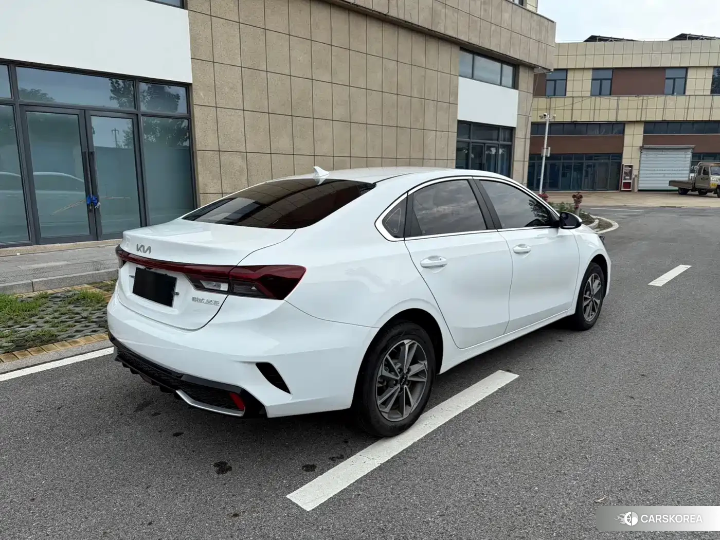 Kia K3 2023 Белый из Китая