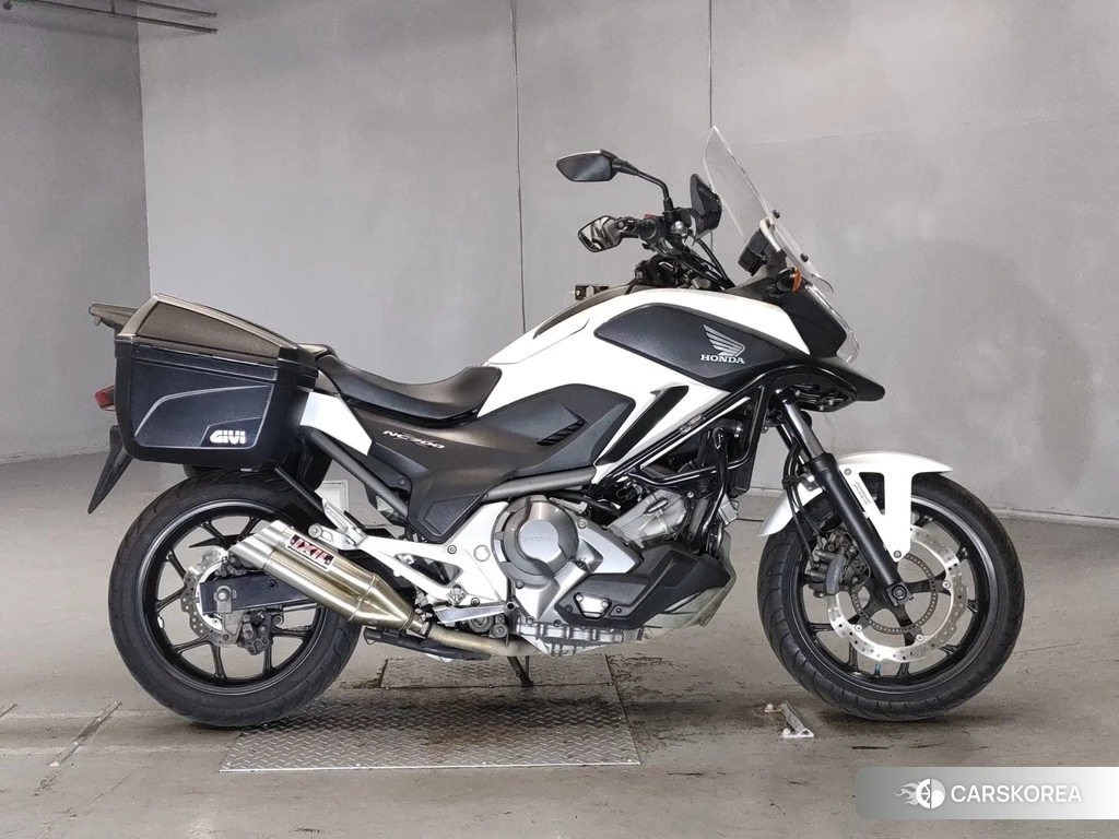 Проданный Honda NC700X DCT 2013 из Японии