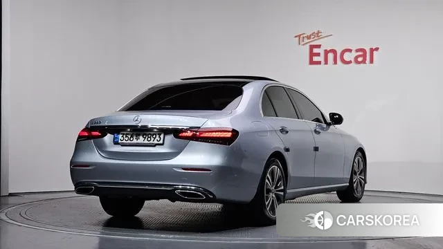 Mercedes-Benz E-Class W213 2020 Светло-серебряный цвет из Кореи