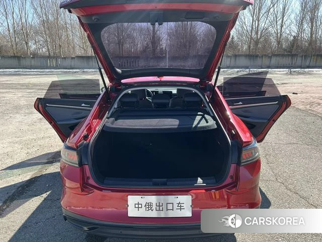 Volkswagen Lingdu 2022 Красный из Китая