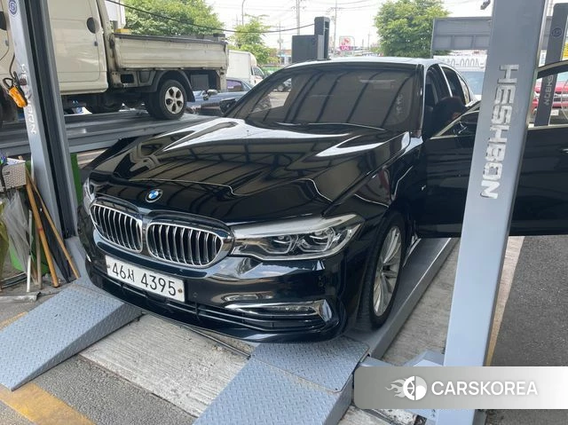 BMW 5 Series (G30) 2018 Черный из Кореи