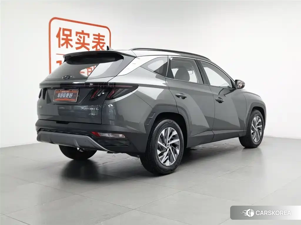 Hyundai Tucson 2023 Silver/gray из Китая