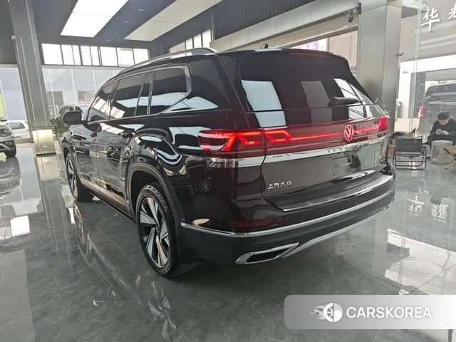 Volkswagen Tourang 2024 Черный из Китая