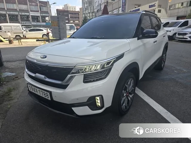 Kia Seltos 2020 Белый из Кореи