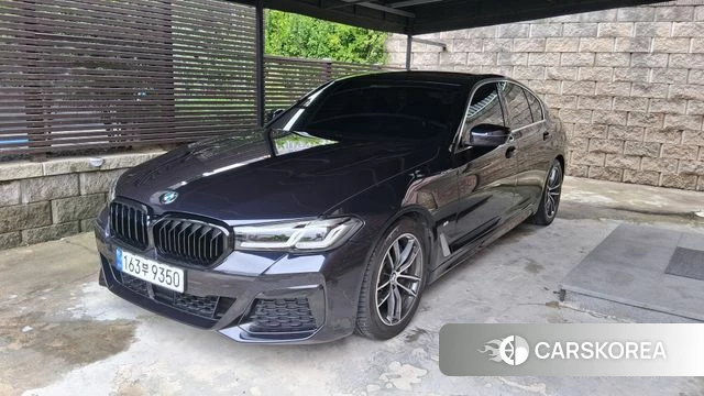 BMW 5 Series (G30) 2022 Черный из Кореи