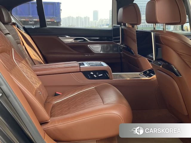 BMW 7 series 2020 Черный из Китая