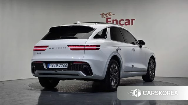 Genesis GV70 2022 Белый из Кореи