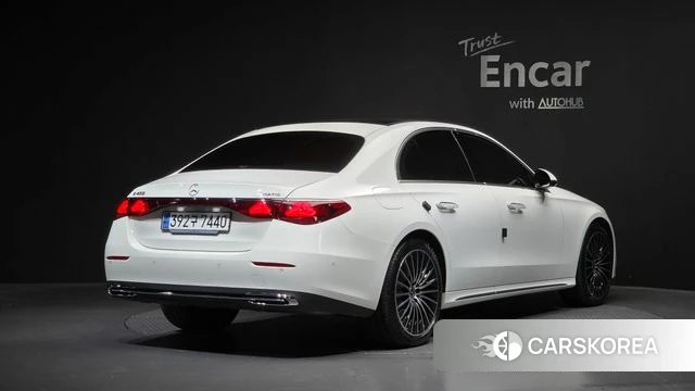 Mercedes-Benz E-Class W214 2024 Белый из Кореи