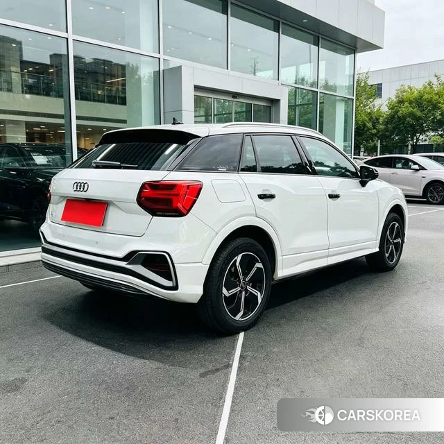 Audi Q2L e-tron 2022 Белый из Китая