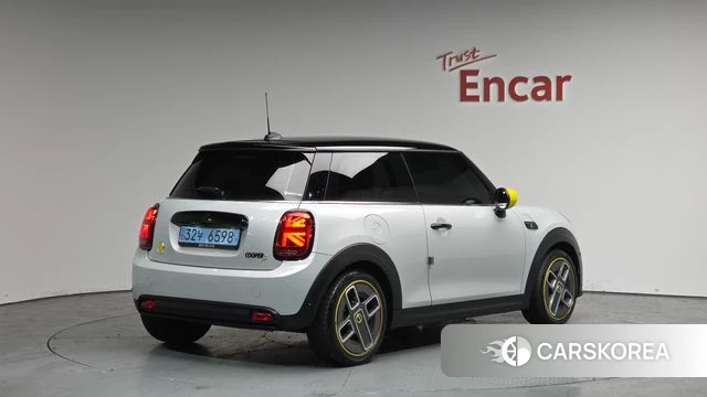 Mini Cooper Electric 2022 Серебристо-серый из Кореи