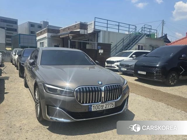 BMW 7 Series (G11) 2022 Серебристо-серый из Кореи