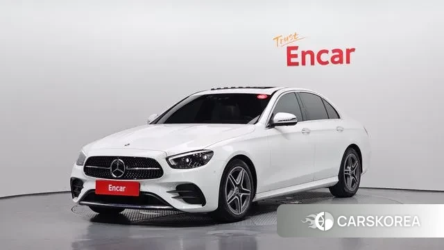 Mercedes-Benz E-Class W213 2023 Белый из Кореи