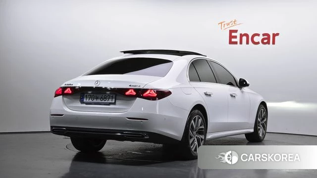 Mercedes-Benz E-Class W214 2024 Белый из Кореи