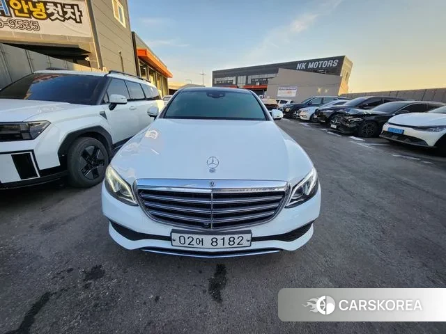 Mercedes-Benz E-Class W213 2019 Белый из Кореи
