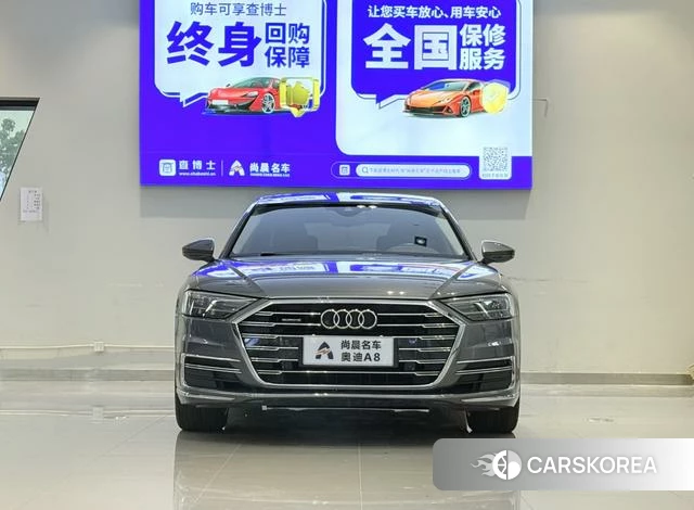 Audi A8 2021 Серебристо-серый из Китая