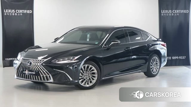 Lexus ES300h 7th generation 2025 Черный двухцветный из Кореи
