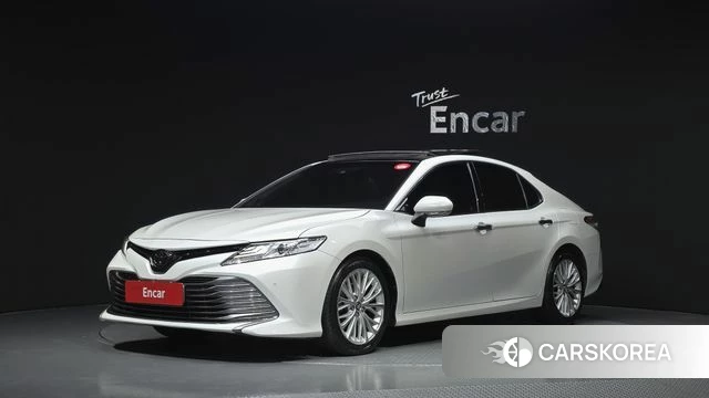 Toyota Camry (XV70) 2019 Белый из Кореи