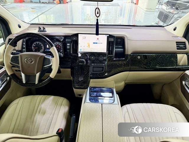 Toyota Hiace 2025 Черный из Китая