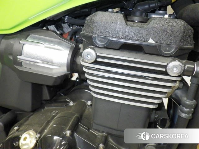 Engine photo
