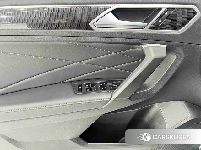 Volkswagen Tiguan L 2023 Черный из Китая