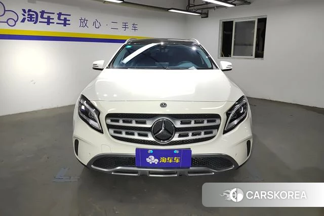 Mercedes-Benz GLA 2019 Белый из Китая