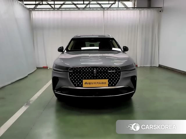 Lincoln Navigator 2023 Серебристо-серый из Китая