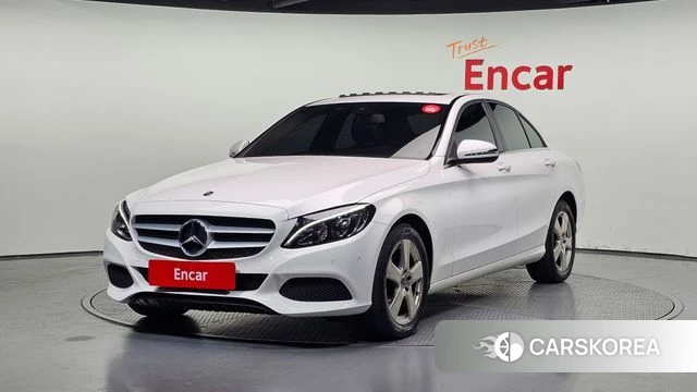 Mercedes-Benz C-Class W205 2018 Белый из Кореи