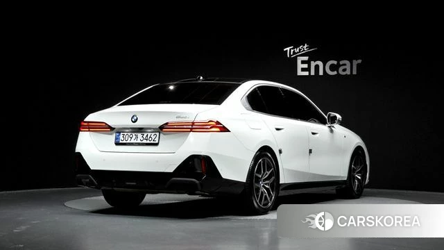 BMW 5 Series (G60) 2024 Белый из Кореи