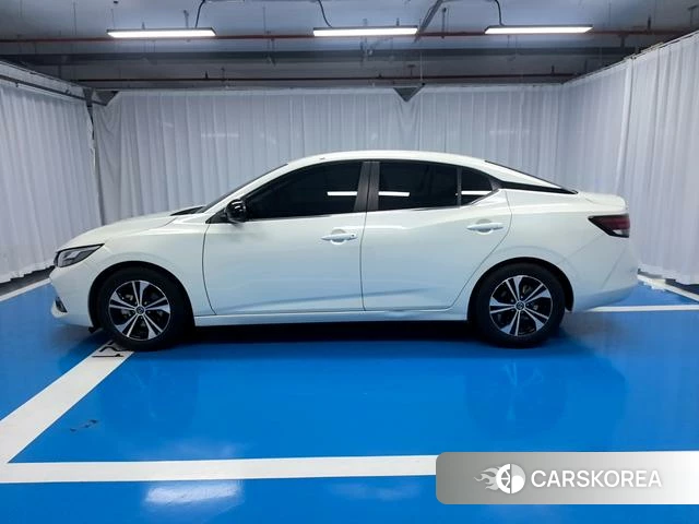 Nissan Xuan Yi 2022 Белый из Китая