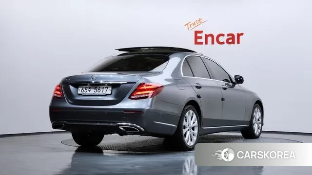 Mercedes-Benz E-Class W213 2019 Серый из Кореи