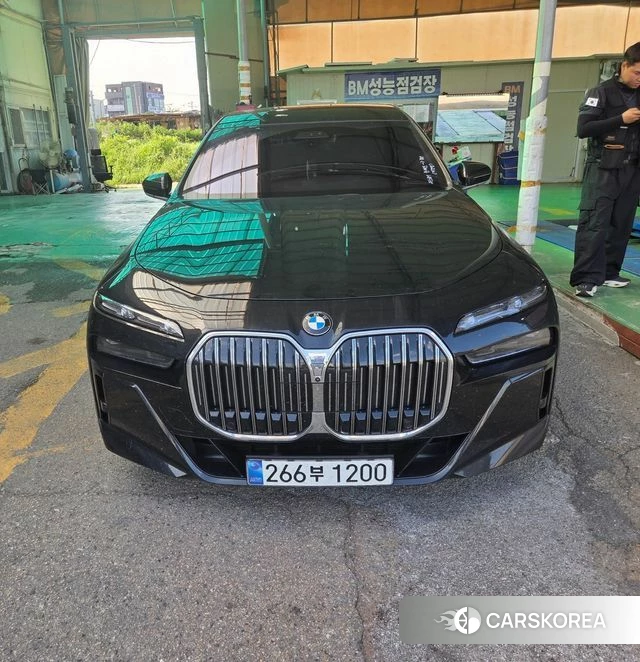 BMW 7 Series (G70) 2025 Черный из Кореи