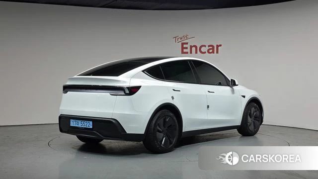 Tesla Model Y 2025 Белый из Кореи