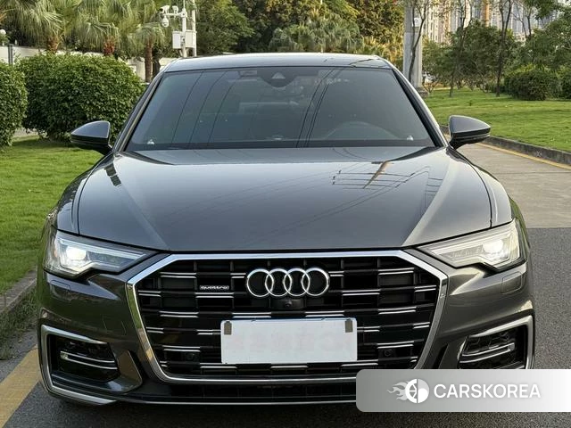 Audi A6L 2022 Темно-серый из Китая