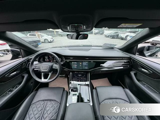 Audi Q8 2021 Черный из Китая